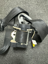 Load image into Gallery viewer, 2006-2009 VOLKSWAGEN BEETLE FRONT PASSENGER SEATBELT (RH) (P)