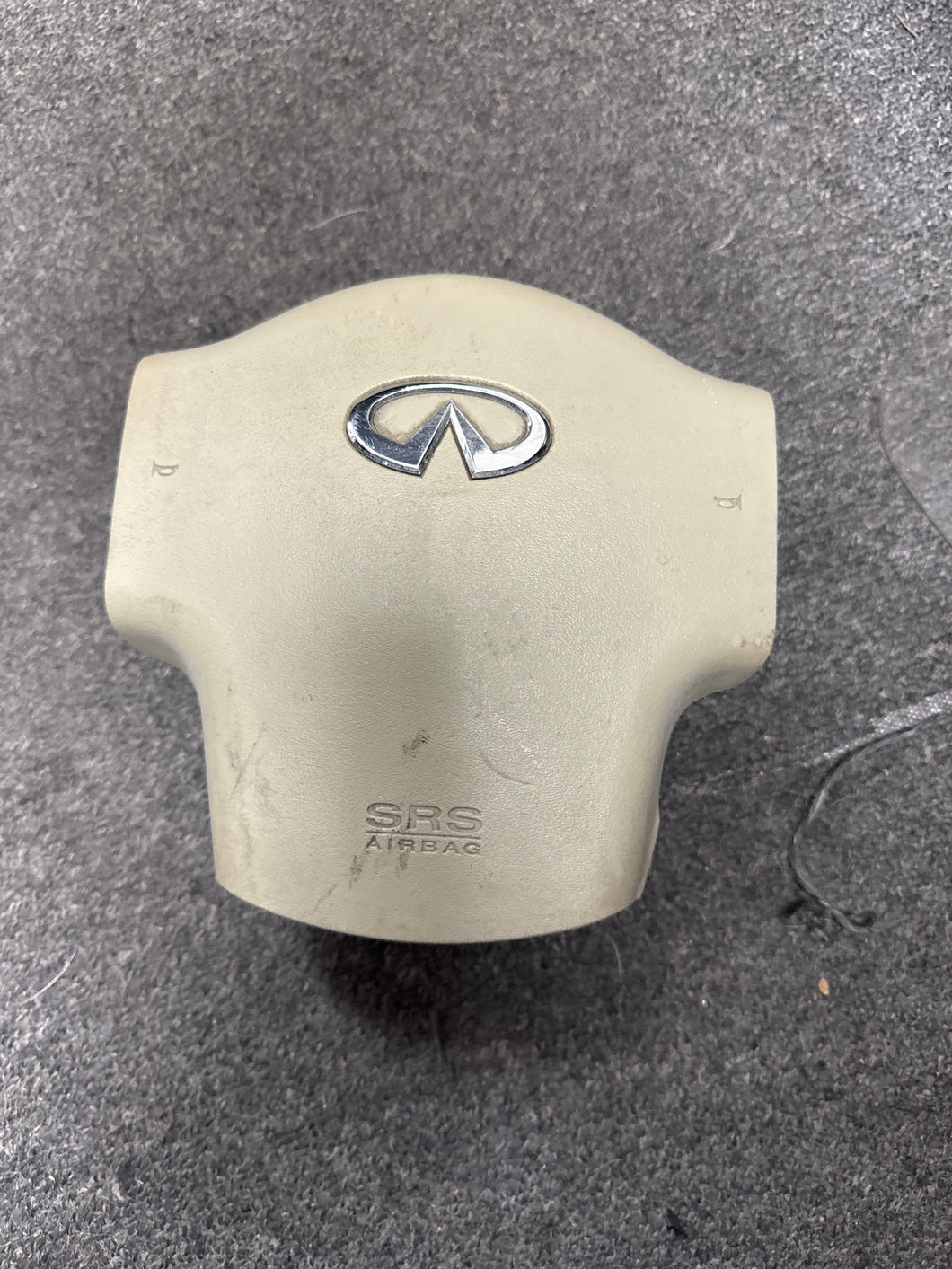 2004-2017 INFINITI QX56 DRIVER STEERING WHEEL AIRBAG (TAN) (P)