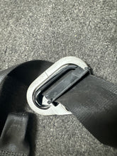 Load image into Gallery viewer, 2006-2009 VOLKSWAGEN BEETLE FRONT PASSENGER SEATBELT (RH) (P)