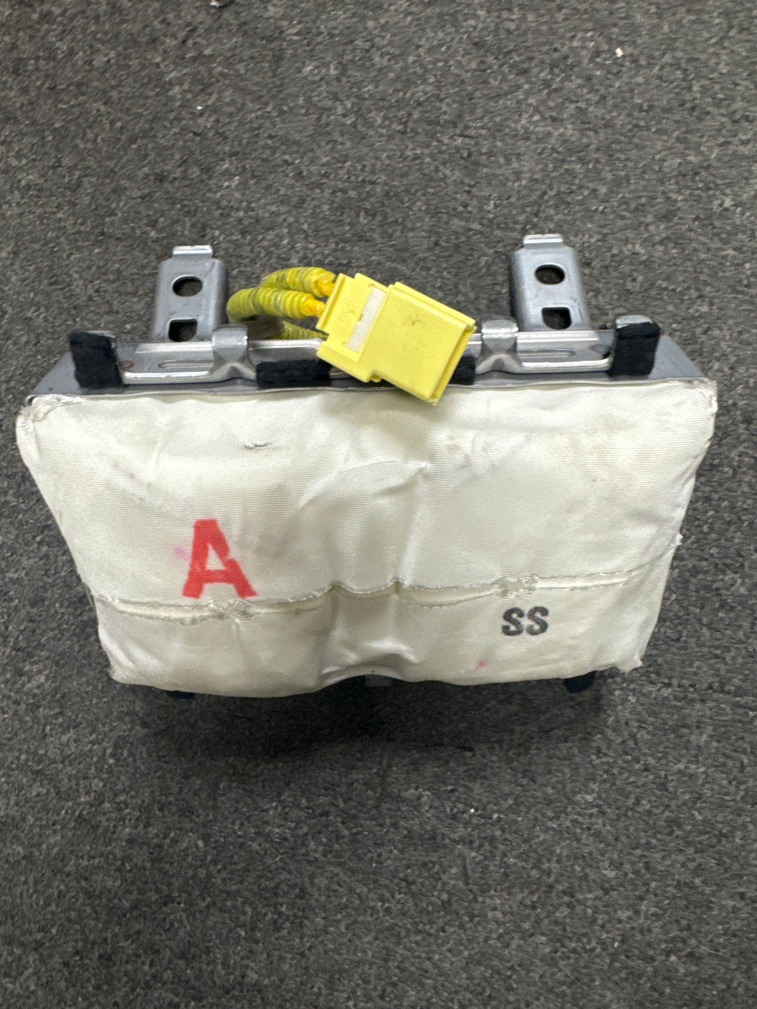 2006-2011 TOYOTA RAV4 FRONT PASSENGER DASH AIRBAG (RH) (P)