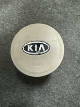 Load image into Gallery viewer, 2010-2013 KIA SOUL DRIVER STEERING WHEEL AIRBAG (TAN) (P)