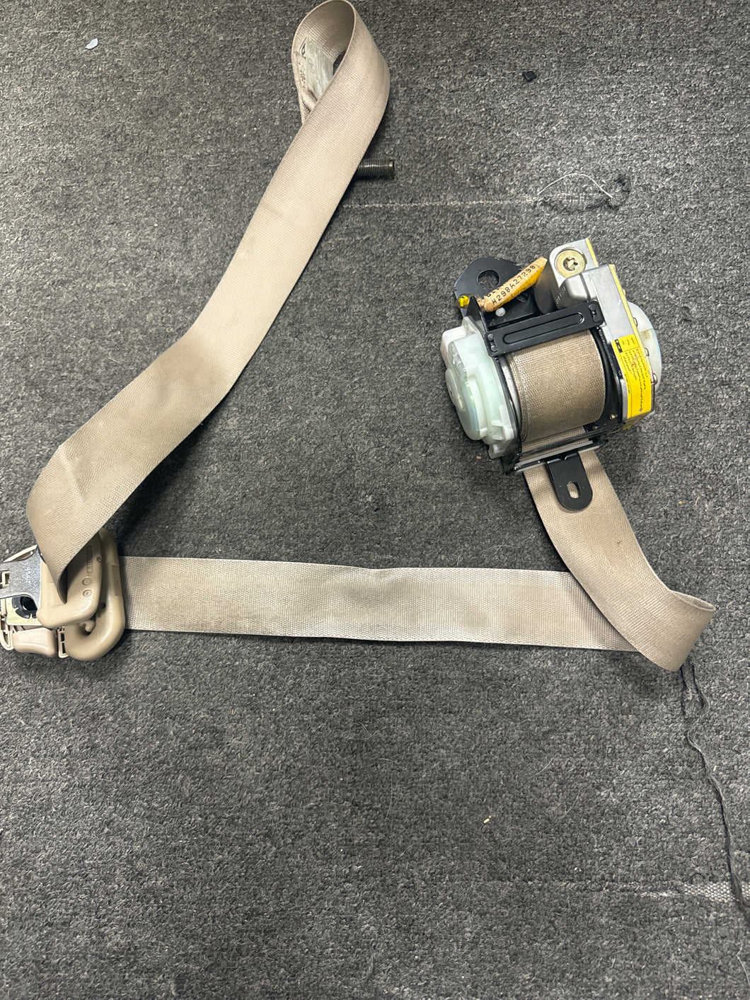 1998-2002 LEXUS LX470 FRONT PASSENGER SEATBELT (TAN) (RH) (P)