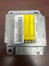 Load image into Gallery viewer, CHEVROLET SILVERADO AIRBAG CONTROL MODULE PN: 10370162 (P)