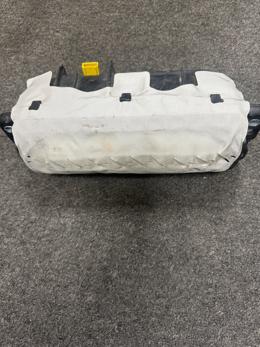 2009-2010 VOLKSWAGEN PASSAT CC FRONT PASSENGER DASH AIRBAG (RH) (P)