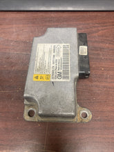 Load image into Gallery viewer, CHEVY HHR AIRBAG CONTROL MODULE P/N 25783633 (P)