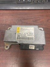 Load image into Gallery viewer, CHEVY HHR AIRBAG CONTROL MODULE P/N 25783633 (P)