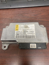 Load image into Gallery viewer, CHEVROLET HHR AIRBAG CONTROL MODULE P/N 25962843 (P)